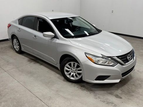 Used 2017 Nissan Altima 2.5 S w/ Power Driver Seat Package image 33