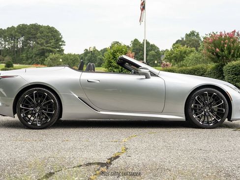 Used 2022 Lexus LC 500 Convert w/ Accessory Package RWD image 9