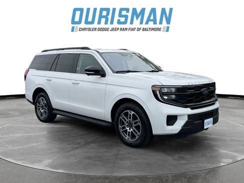 Used 2025 Ford Expedition Active AWD/4WD image 1