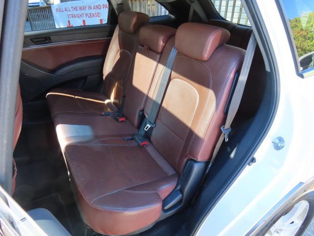 Used 2011 Hyundai Veracruz Limited w/ Navigation Pkg 3 FWD image 16