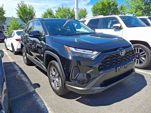 Used 2024 Toyota RAV4 XLE AWD/4WD image 3