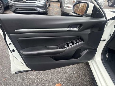 Used 2023 Nissan Altima 2.5 SV image 18