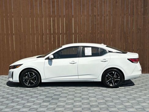 Used 2025 Nissan Sentra SV FWD image 13