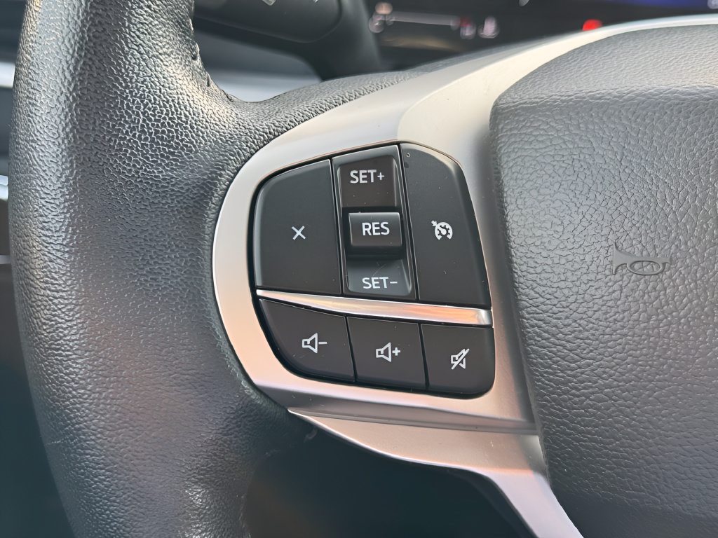 Used 2022 Ford Explorer XLT AWD/4WD image 8