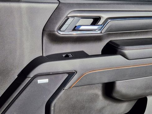 Used 2025 GMC Sierra 3500 AT4 w/ AT4 Premium Plus Package image 12