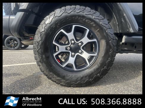 Used 2022 Jeep Wrangler Unlimited Rubicon w/ Cold Weather Group image 34