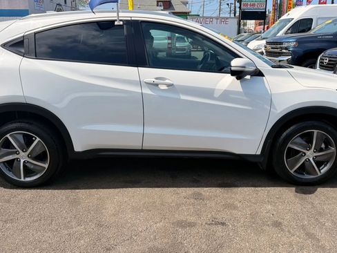 Used 2022 Honda HR-V EX image 11