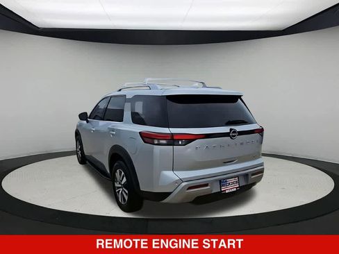 Used 2023 Nissan Pathfinder SL FWD image 6