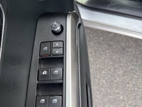 Used 2017 Toyota Tacoma SR5 image 17