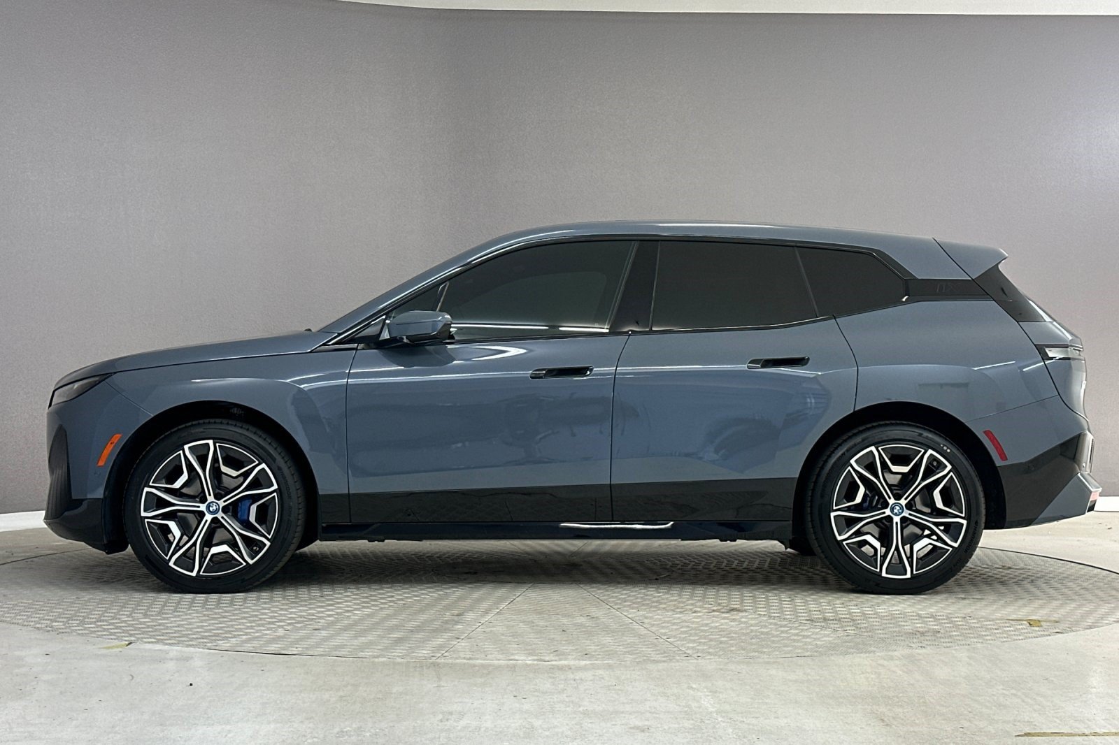 Certified 2024 BMW iX xDrive50 w/ Sport Package AWD/4WD image 2