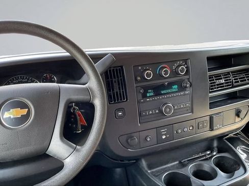 Used 2025 Chevrolet Express 2500 LT w/ LT Preferred Equipment Group RWD image 7
