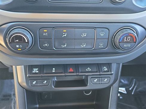 Used 2017 Chevrolet Colorado Z71 image 25