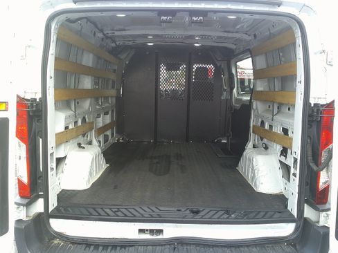 Used 2019 Ford Transit 250 130 Low Roof w/ Exterior Upgrade Package RWD image 16