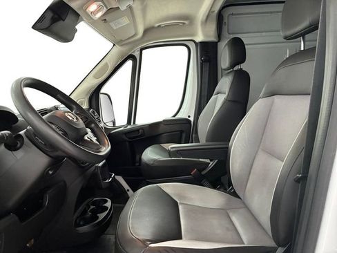 Used 2025 RAM ProMaster 2500 w/ Convenience Group FWD image 11