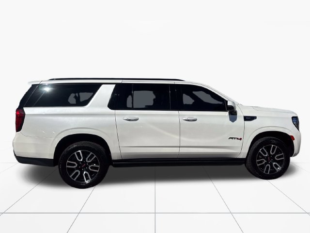 Used 2021 GMC Yukon XL AT4 w/ AT4 Premium Package AWD/4WD image 7