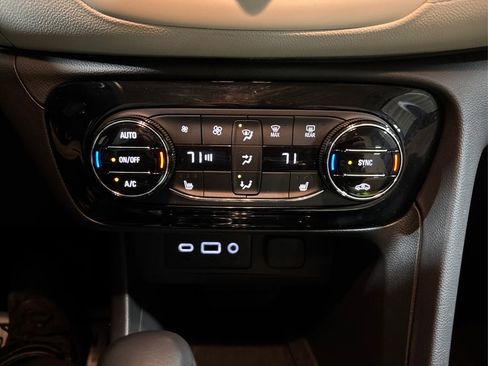 Used 2023 Buick Encore GX Select image 30