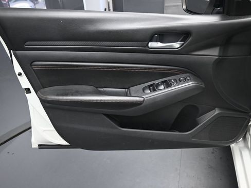 Used 2019 Nissan Altima 2.5 SR FWD image 19
