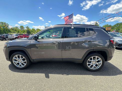 Used 2022 Jeep Compass Latitude AWD/4WD image 5