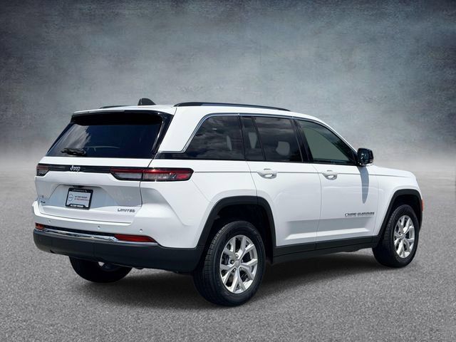 Used 2023 Jeep Grand Cherokee Limited AWD/4WD image 2