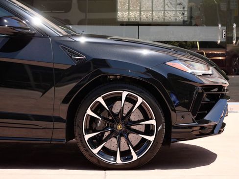Used 2024 Lamborghini Urus S AWD/4WD image 9