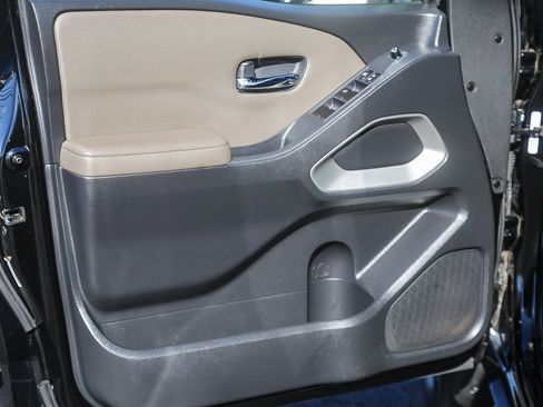 Used 2022 Nissan Frontier SV w/ Technology Package image 21