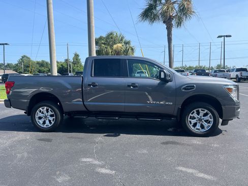Used 2024 Nissan Titan SV w/ SV Convenience Package AWD/4WD image 9