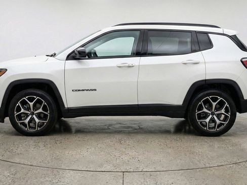 Used 2025 Jeep Compass Limited AWD/4WD image 4