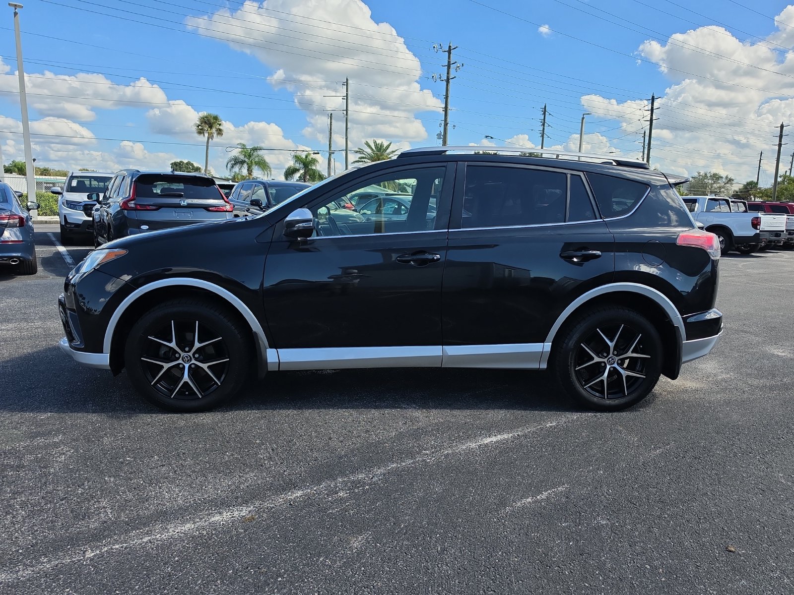 Used 2016 Toyota RAV4 SE w/ Advanced Technology Package AWD/4WD image 6