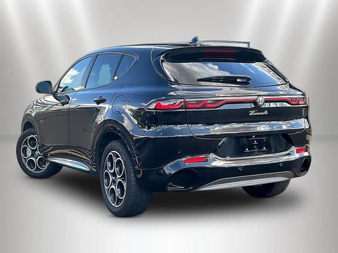 Used 2024 Alfa Romeo Tonale Ti w/ Premium Interior Package AWD/4WD image 4