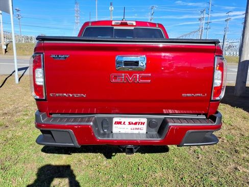 Used 2017 GMC Canyon Denali image 6