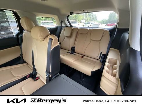 Certified 2024 Kia Carnival EX FWD image 17