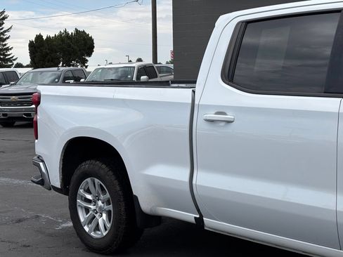 Used 2019 Chevrolet Silverado 1500 LT w/ Z71 Off-Road Package AWD/4WD image 7