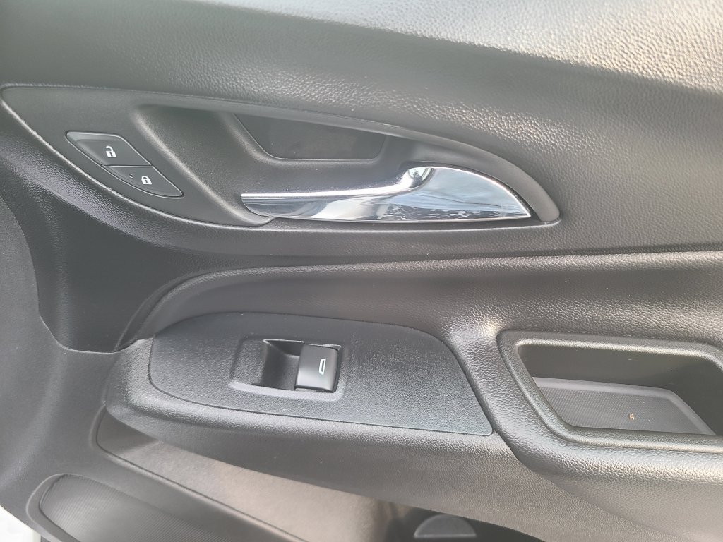 Used 2019 Chevrolet Equinox LT FWD image 10