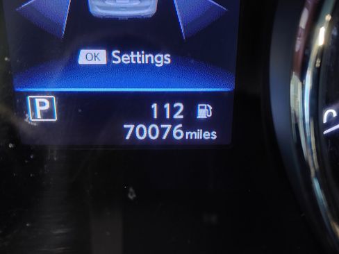Used 2018 Nissan Rogue SV FWD image 2