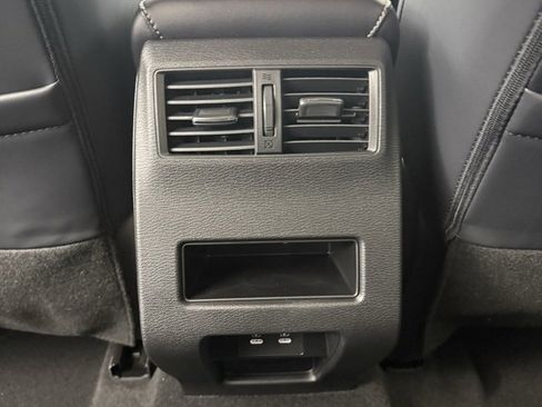 New 2025 Mitsubishi Outlander SE image 31