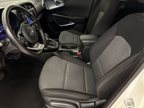 Used 2020 Kia Soul GT-Line FWD image 17