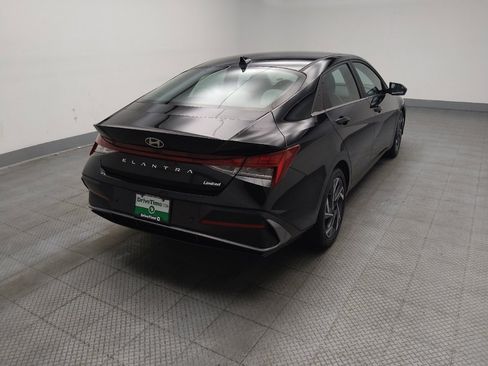 Used 2024 Hyundai Elantra Limited FWD image 9