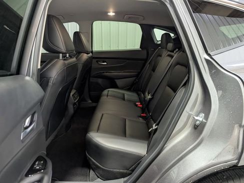 Used 2025 Nissan Murano SV AWD/4WD image 9