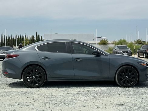 Used 2022 MAZDA MAZDA3 s FWD image 9