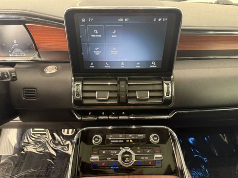 Used 2021 Lincoln Navigator L Reserve w/ Luxury Package AWD/4WD image 24