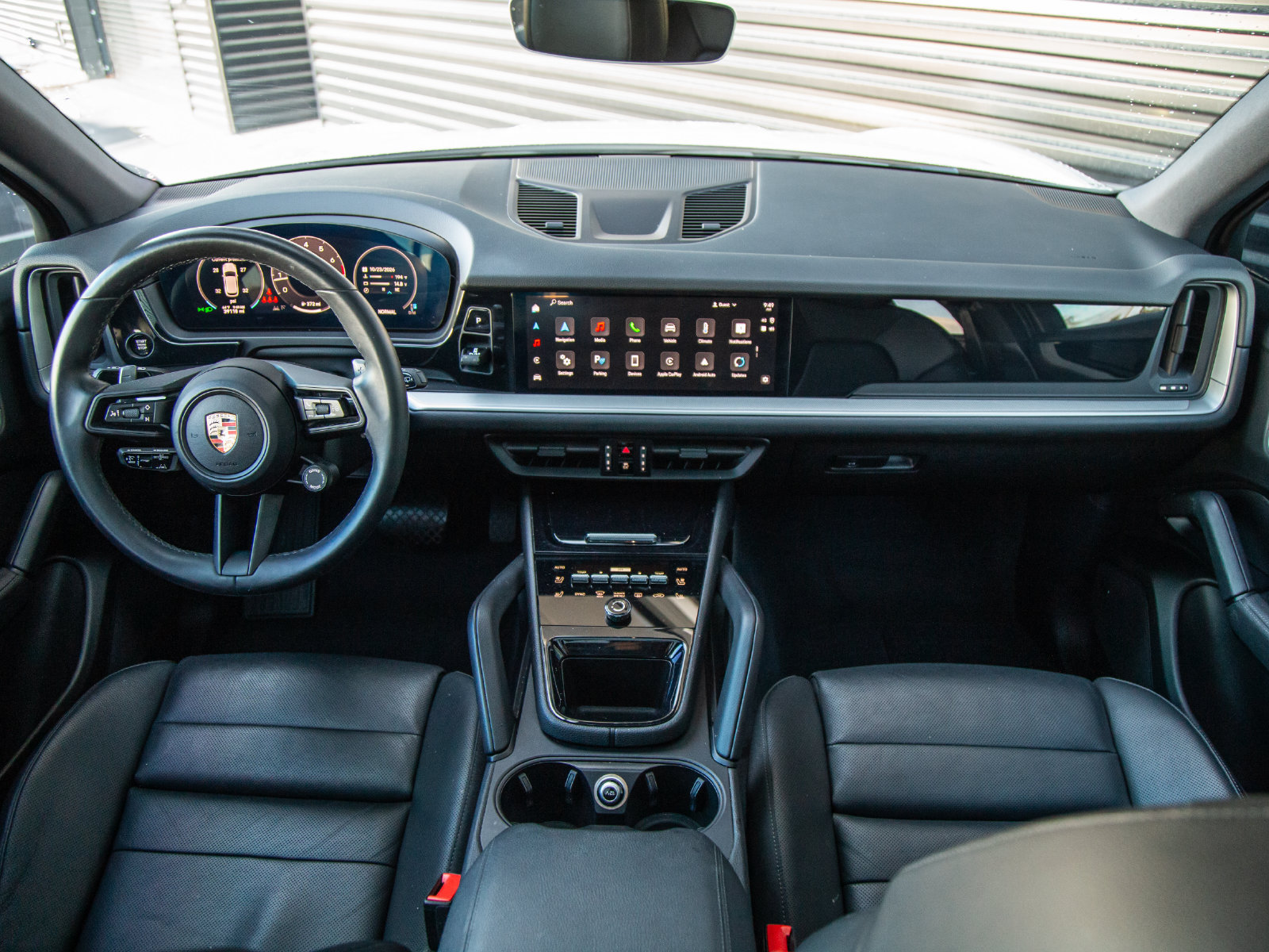 Certified 2024 Porsche Cayenne AWD/4WD image 17