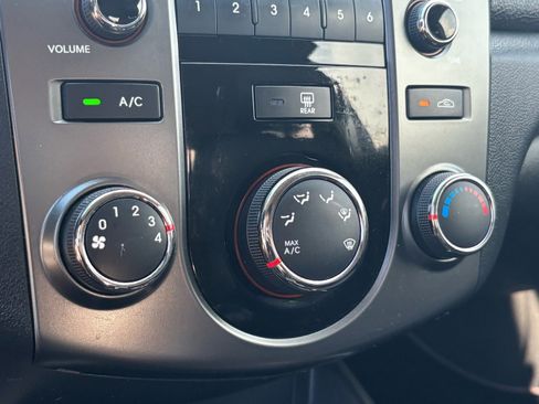 Used 2011 Kia Forte SX image 23