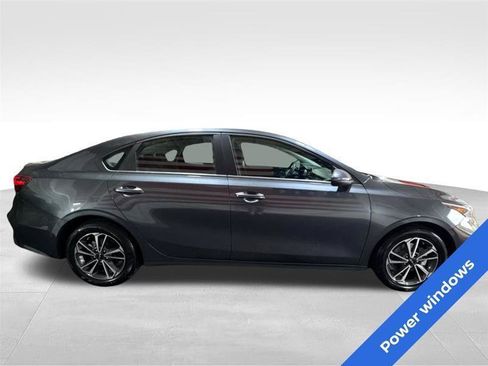 Used 2024 Kia Forte LXS FWD image 4