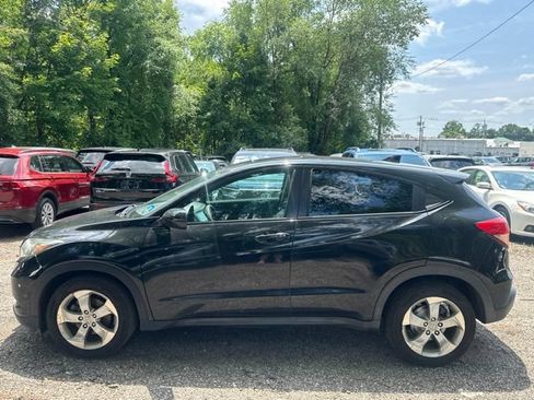 Used 2016 Honda HR-V EX image 2