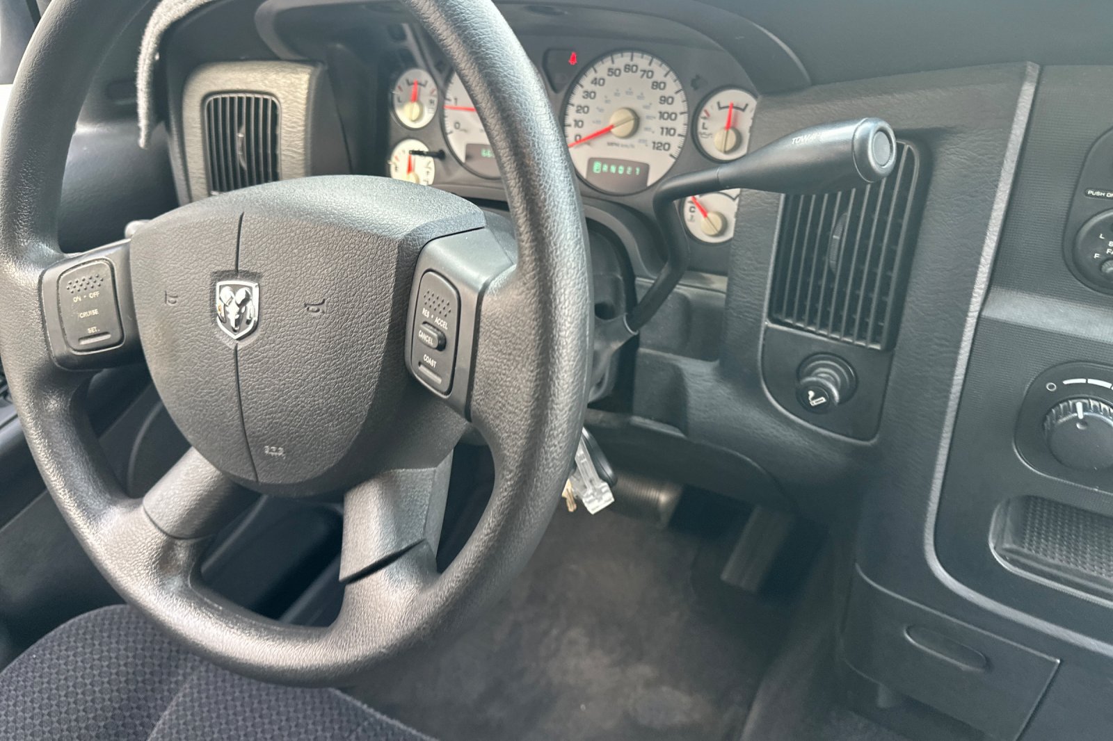 Used 2004 Dodge Ram 1500 Truck SLT w/ Sport Appearance Group RWD image 13
