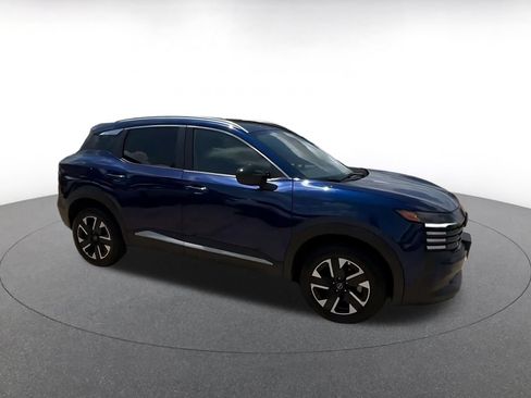 Used 2026 Nissan Kicks SV w/ Cold Weather Package AWD/4WD image 2