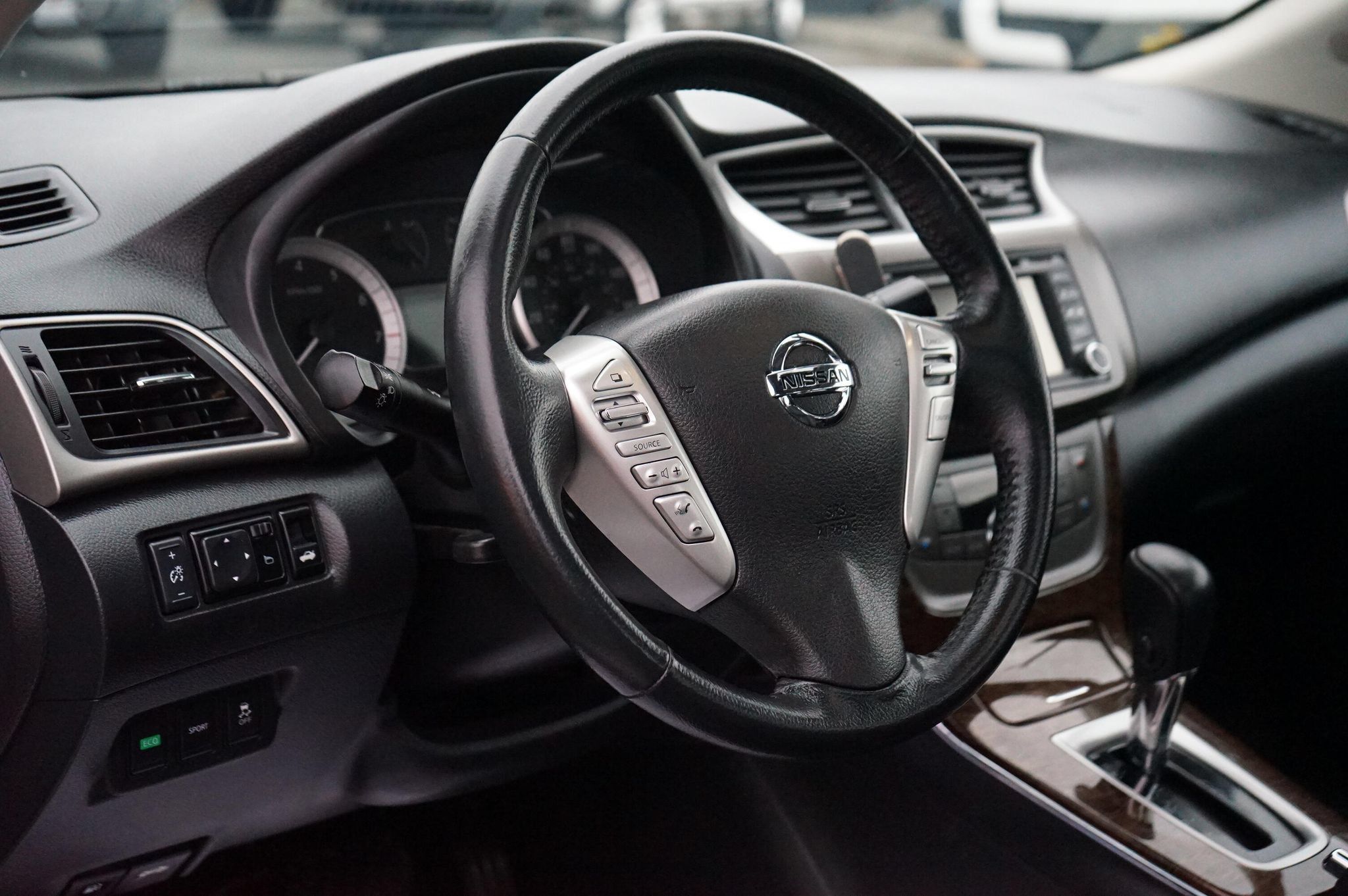 Used 2014 Nissan Sentra SL w/ Premium Package FWD image 11