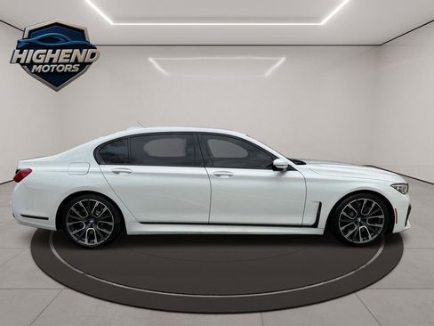 Used 2021 BMW 750i xDrive w/ Luxury Rear Seating Package image 8