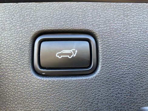 Certified 2023 Kia Sportage SX image 18