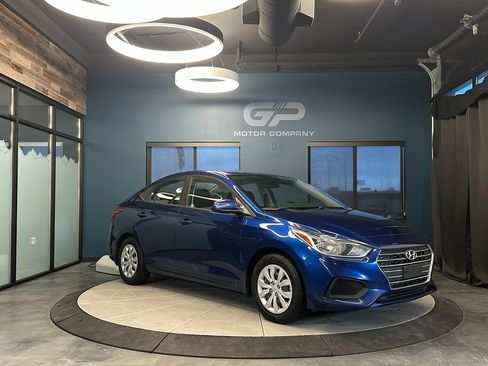 Used 2020 Hyundai Accent SE image 1